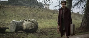 The Voice from the Stone: Emilia Clarke im Trailer 