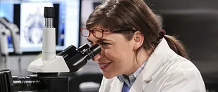 Big Bang Theory: Mayim Bialik ist eine Frau und kein Mädchen!