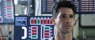Lost in Space: Raza Jaffrey geht für Netflix im All verloren