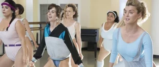 G.L.O.W.: Neue Fotos zur Wrestling-Comedy