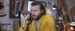 Dirk Gently: Tyler Labine als Sheriff in Staffel 2