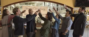 Friends from College: Bilder zur Netflix-Serie mit Fred Savage
