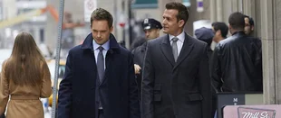 Gabriel Macht und Patrick J. Adams in der Serie „Suits“ / (c) USA Network