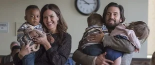 Die Pearsons vor Gericht in der Serie „This Is Us“ / (c) NBC