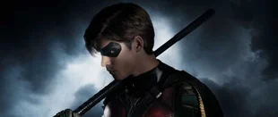 Titans: Erster Blick auf Brenton Thwaites im Robin-Kostüm