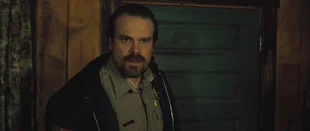 Stranger Things: David Harbour wird eine Fan-Trauung vornehmen
