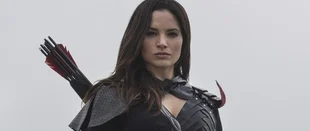 Arrow: Katrina Law kehrt in Staffel 6 zurück