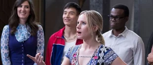 Einmal mehr geht Eleanor (Kristen Bell, vorne) ein Licht auf. (c) NBC