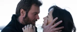 Yevgeny (Costa Ronin) und Simone (Sandrine Holt) bleiben nicht lange wiedervereint. (c) Showtime