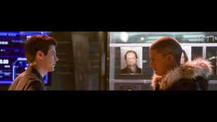 Grant Gustin und Wentworth Miller (r.) in „Fury Rogue“ (c) The CW