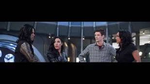 Das Team in „Therefore She Is“ (c) The CW