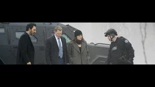 Amir Arison, Diego Klattenhoff, Megan Boone und Michael R. Pauley in „The Blacklist“ (c) NBC / Foto: Scott Gries