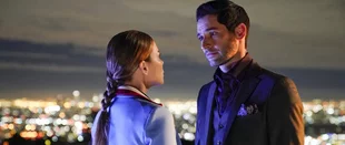Tom Ellis und Lauren German in „Lucifer“ (c) FOX