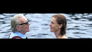 J. Paul Getty I (Donald Sutherland) und J. Paul Getty III (Harris Dicksinson) treffen sich von Angesicht zu Angesicht. (c) FX