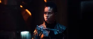 Indra (Adina Porter) in der Serie „The 100“ (c) The CW