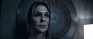 Abby (Paige Turco) in der Serie „The 100“ (c) The CW