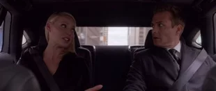 Samantha (Katherine Heigl) und Harvey (Gabriel Macht) in der Serie „Suits“ (c) USA Network