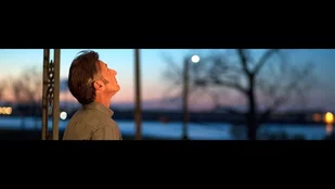 Szenenbild aus „The First“: Sean Penn greift nach den Sternen... (c) Hulu