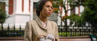 Szenenfoto aus der âDoctor Whoâ-Folge âRosaâ (c) BBC