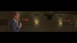 Szenenbild von „Crashing“: Pete Holmes (Pete Holmes) ist am Ziel seiner Träume. (c) HBO