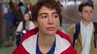 Chad: Nasim Pedrad als männlicher Teenager im Trailer zur TBS-Comedy