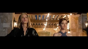 Renée Zellweger und Jane Levy in „What/If“ (c) Netflix