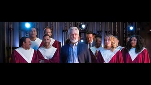 Screenshot von Perfect Harmony: Dr. Arthur Cochran (Bradley Whitford) hat eine neue Familie... (c) NBC