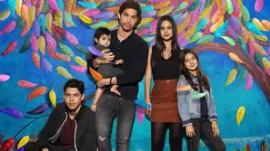 Play by Day: Serienstart der Neuauflage von Party of Five bei Freeform