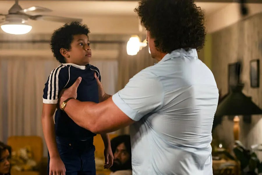 Ausschnitt aus der Episode Working the Gimmick der US-Serie Young Rock