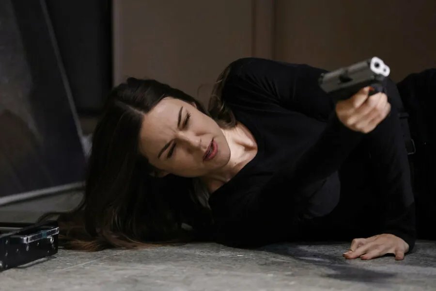 Szenenfoto aus der Episode Nachalo der US-Serie The Blacklist