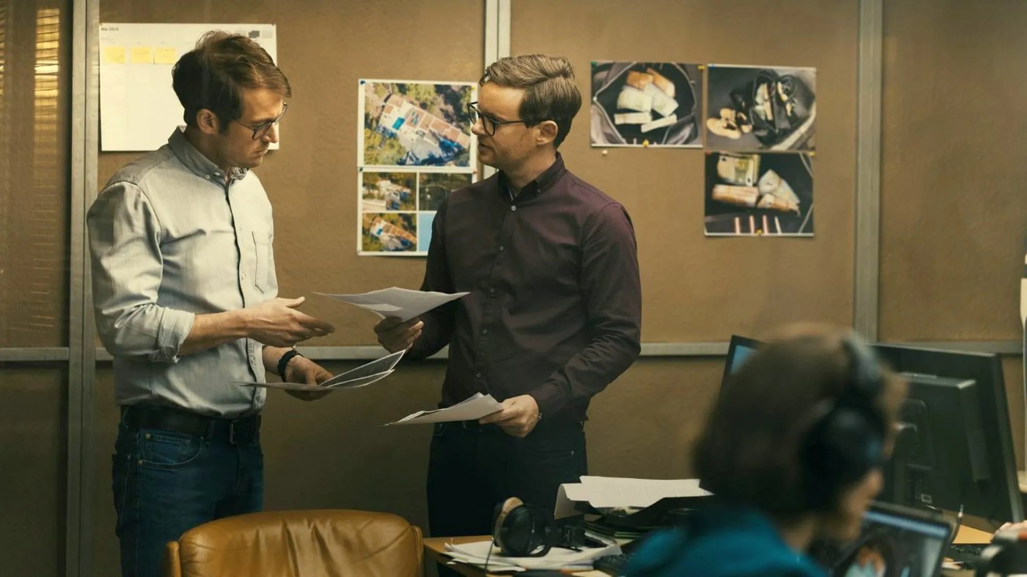 Obermaier (Patrick Güldenberg) und Obermayer (Stefan Murr) recherchieren