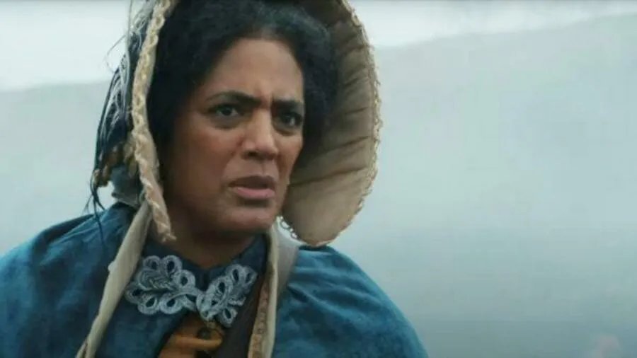 Sara Powell in Doctor Who (2005). Ausschnitt aus der Episode Chapter Two: War of the Sontarans der britische Serie Doctor Who