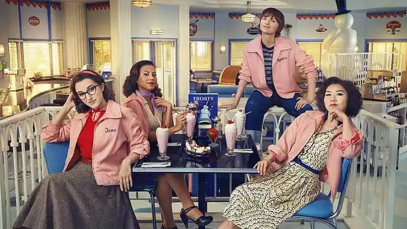Szenenfoto aus der Serie Grease: Rise of the Pink Ladies