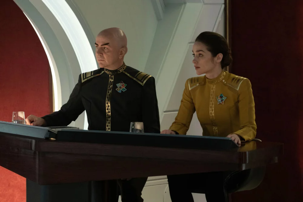 Graeme Somerville und Melanie Scrofano in „Star Trek: Strange New Worlds“