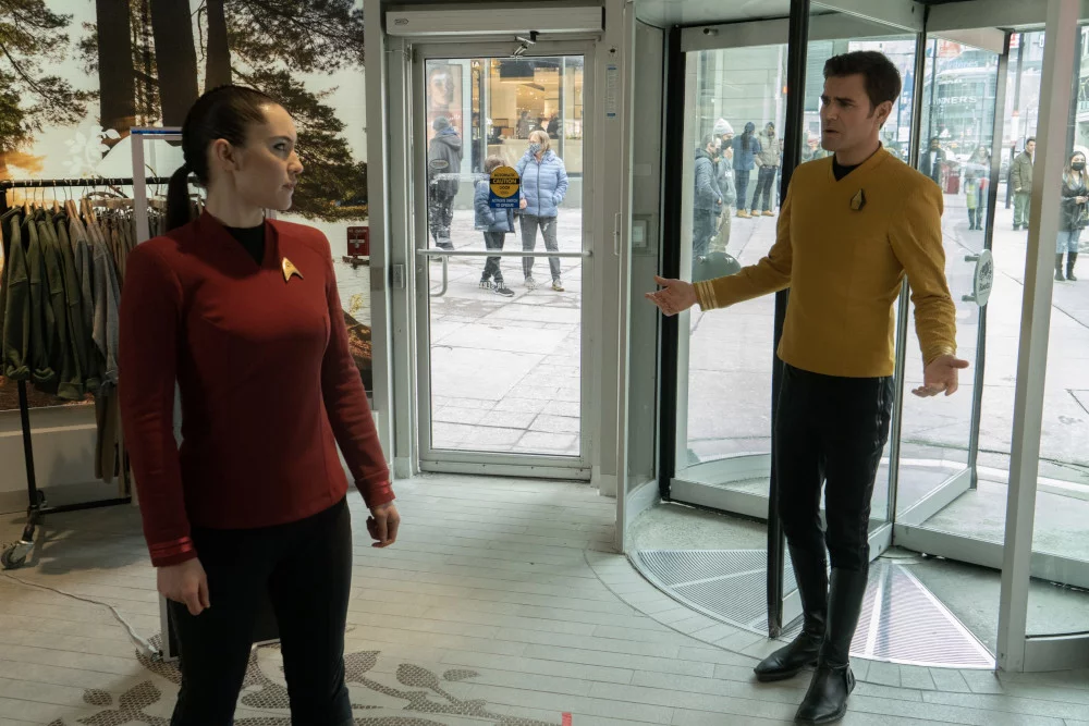 Christina Chong und Paul Wesley in „Star Trek: Strange New Worlds“