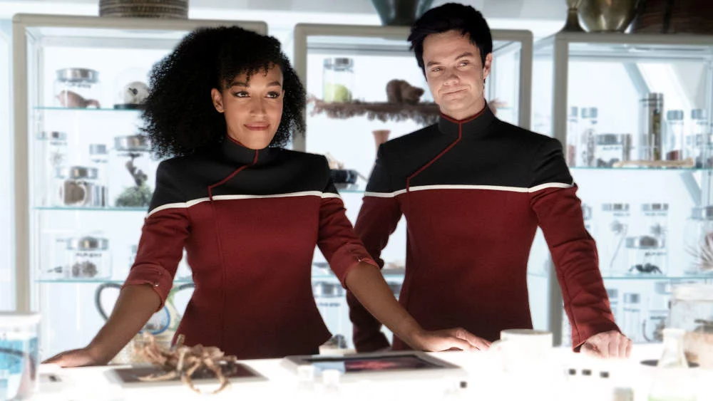 Tawny Newsome und Jack Quaid in „Star Trek: Strange New Worlds“