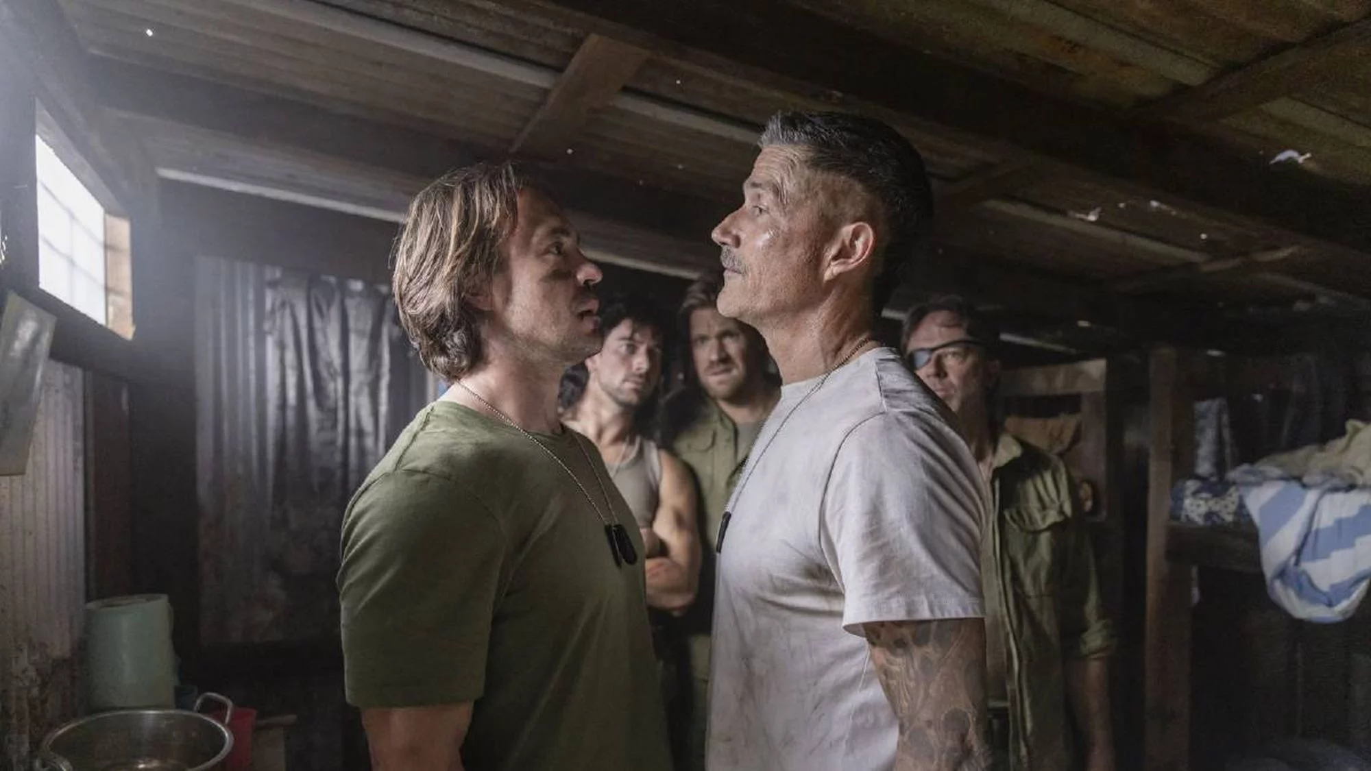 Ben O%26#039,Toole und Matthew Fox in „C*A*U*G*H*T“