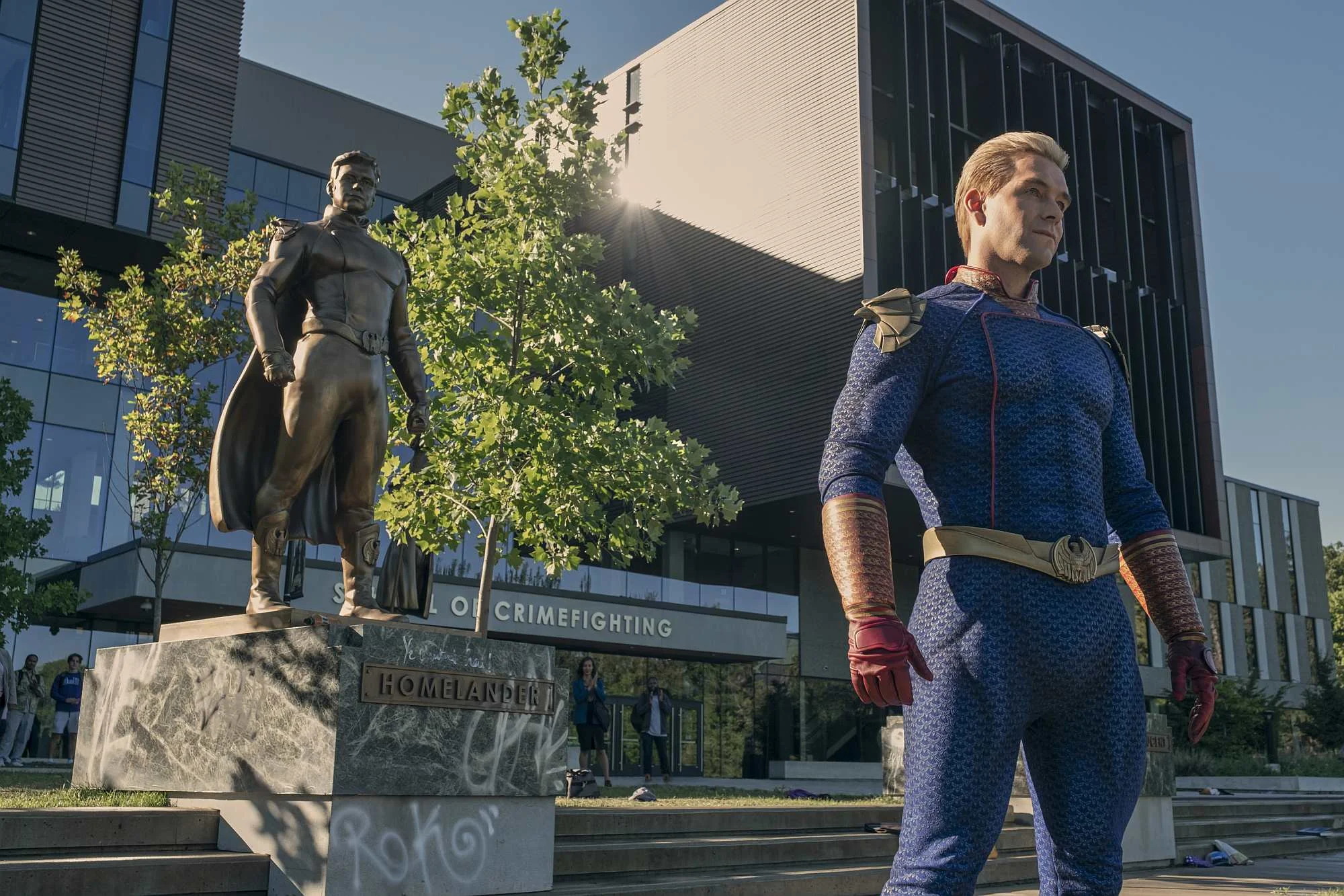 Homelander auf dem Campus in der Serie „Gen V“