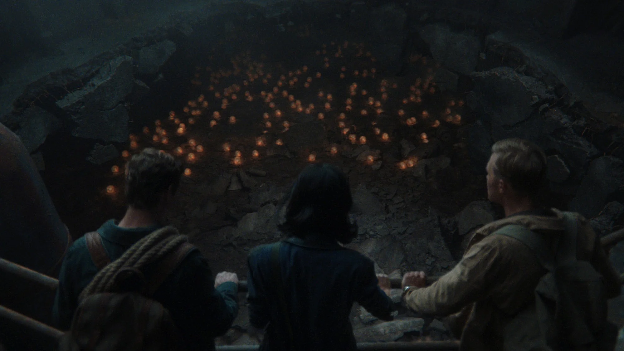 Anders Holm, Mari Yamamoto und Wyatt Russell in „Monarch: Legacy of Monsters“