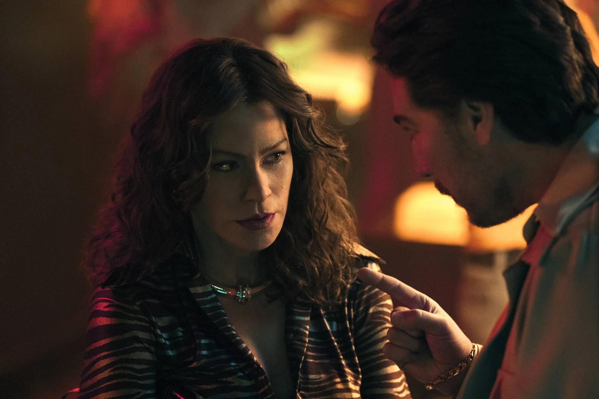 Szenenfoto aus „Griselda“ mit Sofia Vergara als Griselda und Alberto Ammann als Alberto Bravo