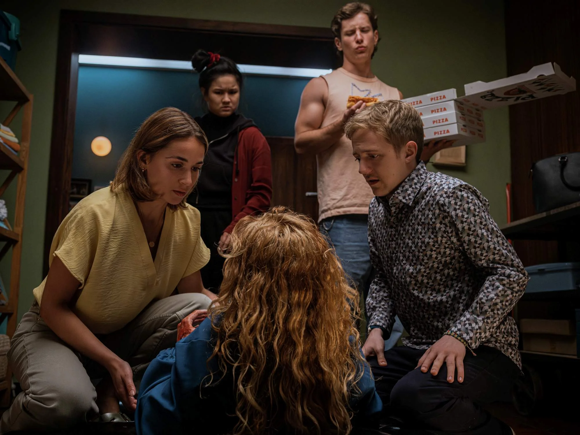 Pizza und Biester in „Beasts Like Us“