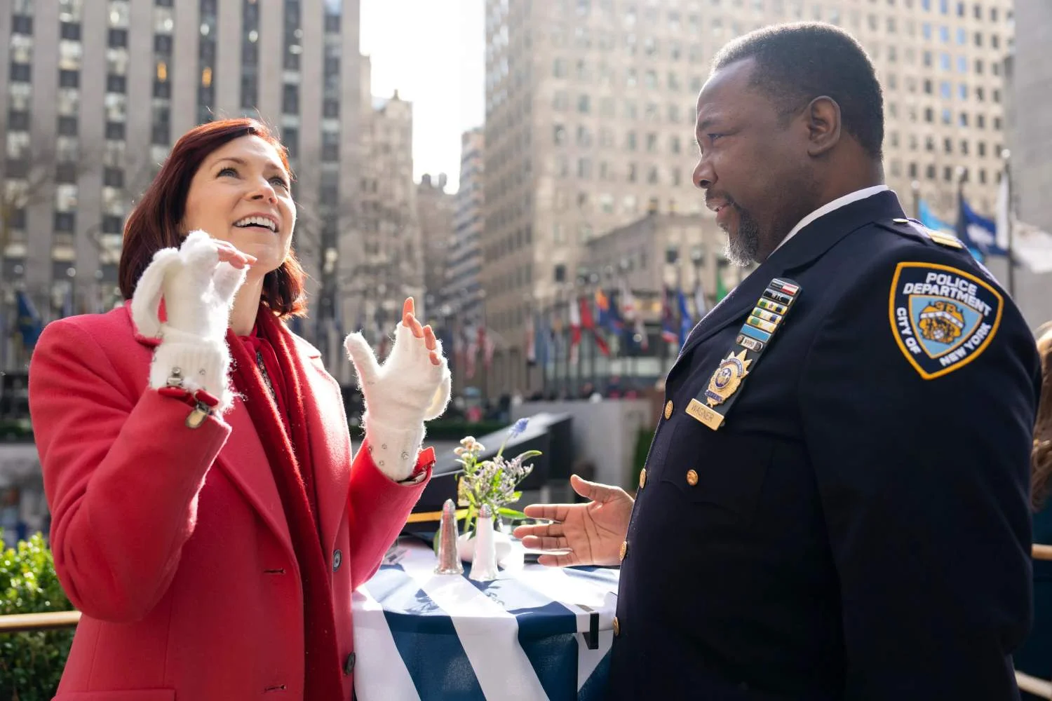 Szenenfoto aus Wendell Pierce und Carrie Preston in „Elsbeth“