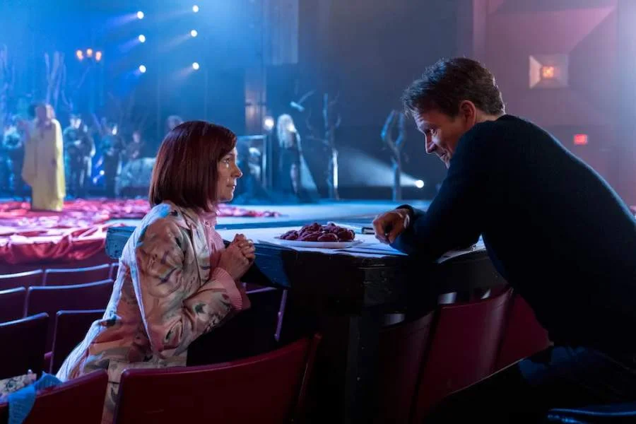 Szenenfoto aus Stephen Moyer und Carrie Preston in „Elsbeth“