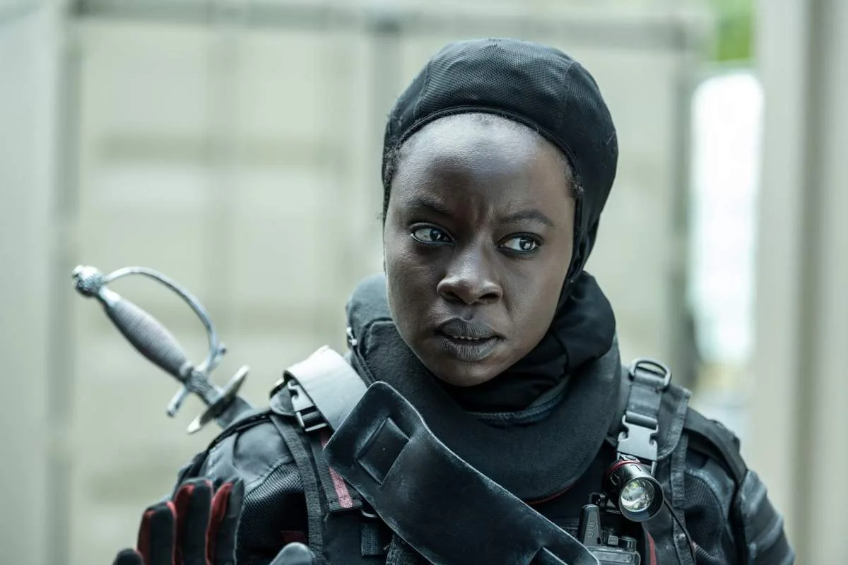Michonne auf einem Szenenfoto aus der Episode „The Last Time“ aka „Ein letztes Mal“ von „The Walking Dead: The Ones Who Live“.