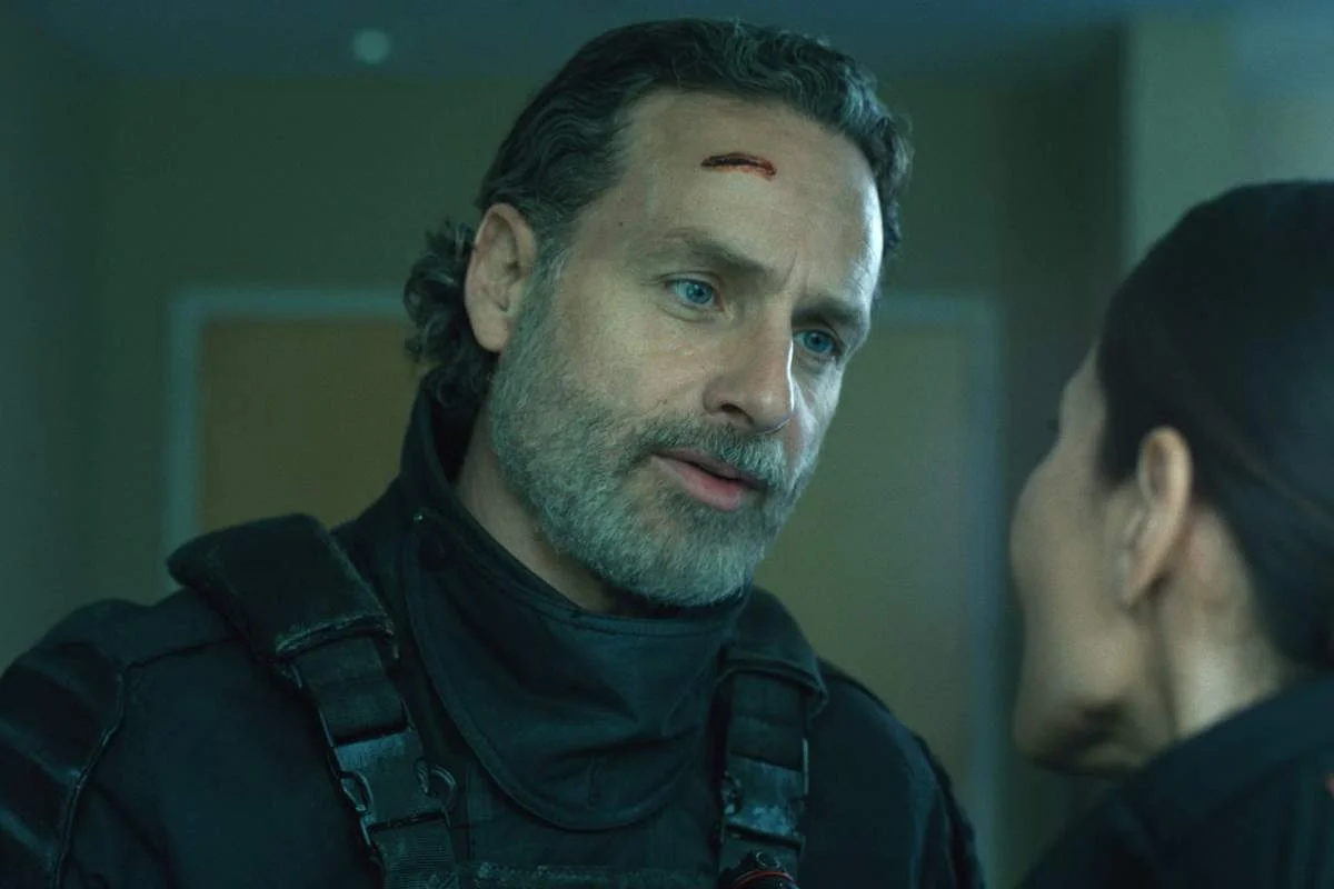 Rick und Thorne auf einem Szenenfoto aus der Episode „The Last Time“ aka „Ein letztes Mal“ von „The Walking Dead: The Ones Who Live“.