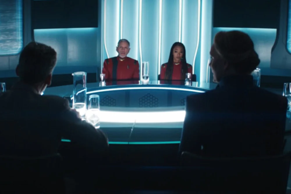 Callum Keith Rennie und Sonequa Martin-Green in „Star Trek: Discovery“