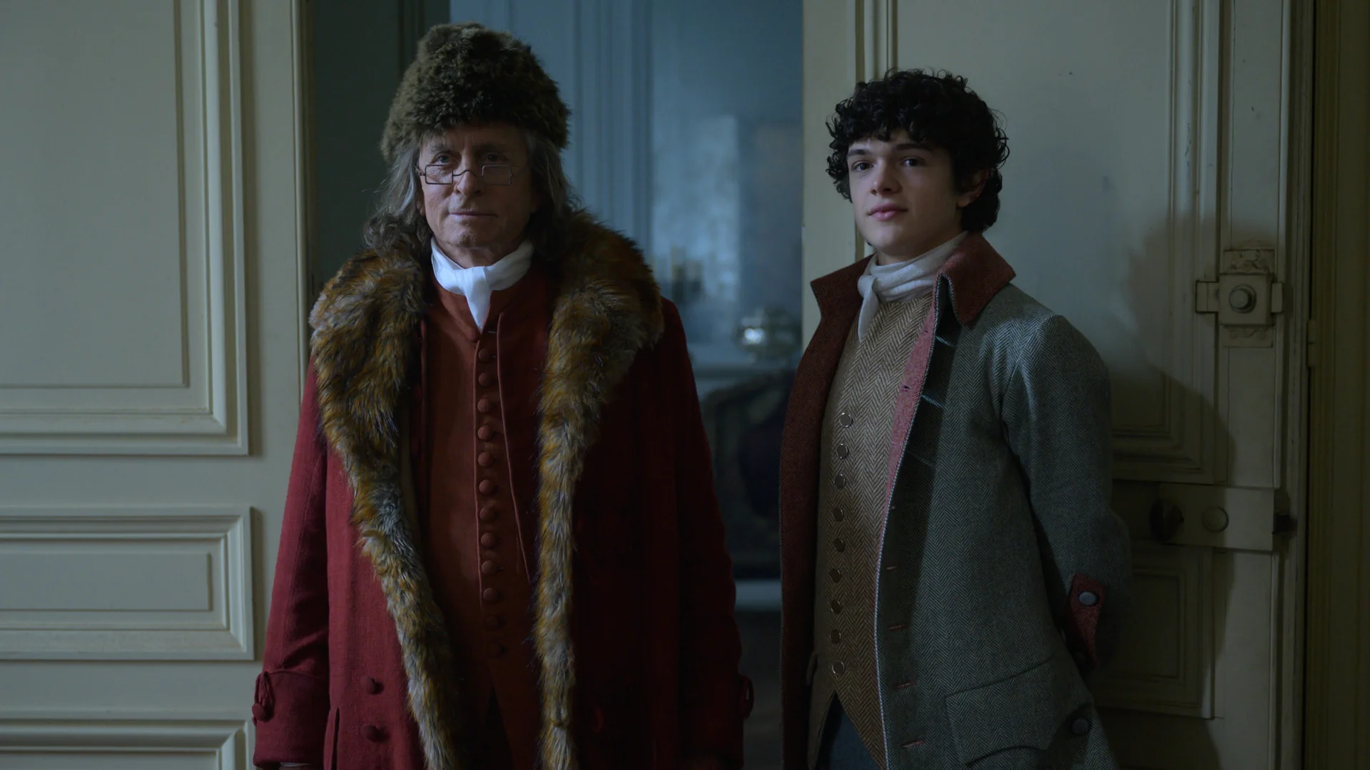 Michael Douglas und Noah Jupe in der Serie „Franklin“