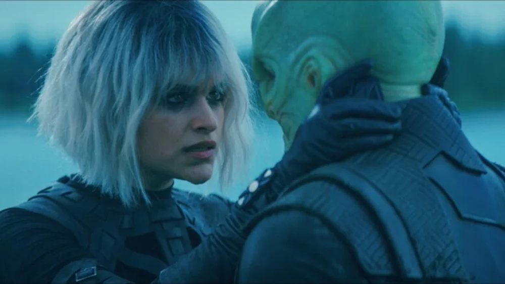 Eve Harlow und Elias Toufexis in „Star Trek: Discovery“