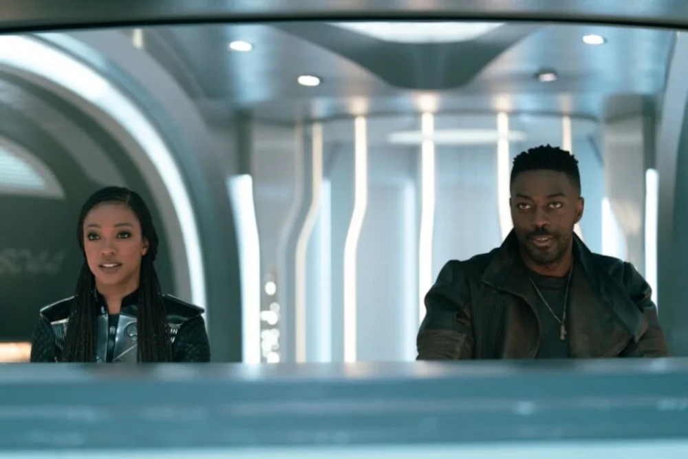 Sonequa Martin-Green und David Ajala in „Star Trek: Discovery“