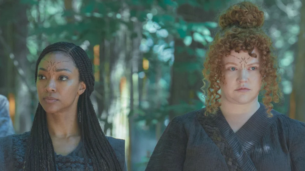 Sonequa Martin-Green und Mary Wiseman in „Star Trek: Discovery“